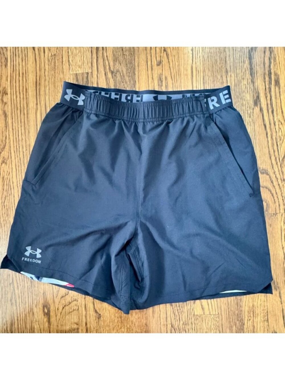 Under Armour Freedom Mens Shorts With Patriotic Liner Black Large 7" Inseam Ligh